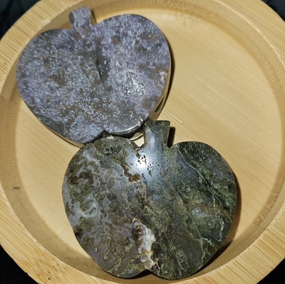 Moss Agate Apple Carvings Set - Picture 3 of 4